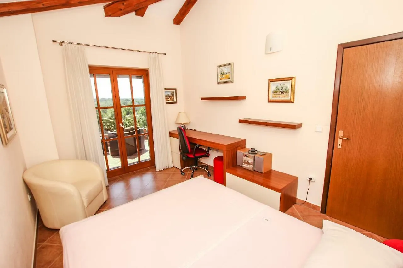 Villa Istriana Jakob With Pool Tar-Vabriga